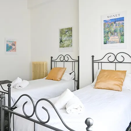 2 - Sunny Corner Flat פיזה