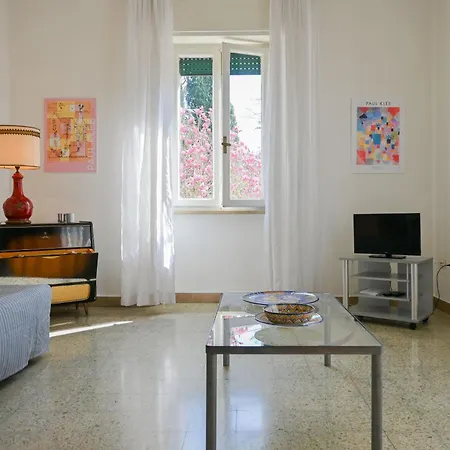 2 - Sunny Corner Flat דירה פיזה