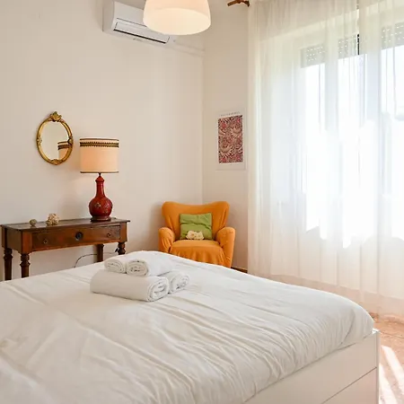 2 - Sunny Corner Flat