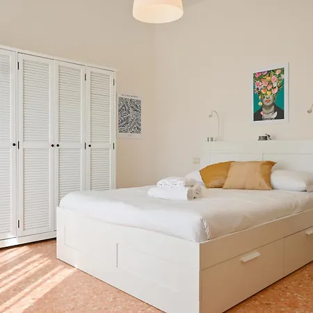 Apartament 2 - Sunny Corner Flat