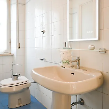 2 - Sunny Corner Flat