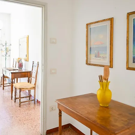 2 - Sunny Corner Flat Pisa