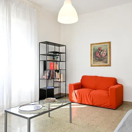 Apartment 2 - Sunny Corner Flat
