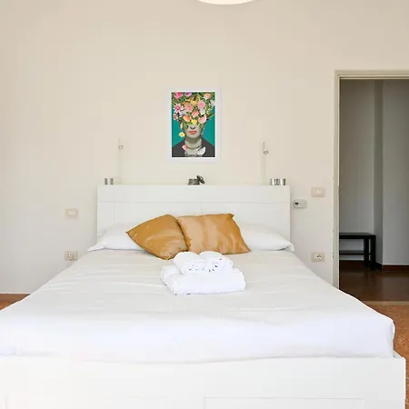 2 - Sunny Corner Flat *