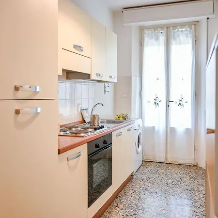 2 - Sunny Corner Flat * Pisa